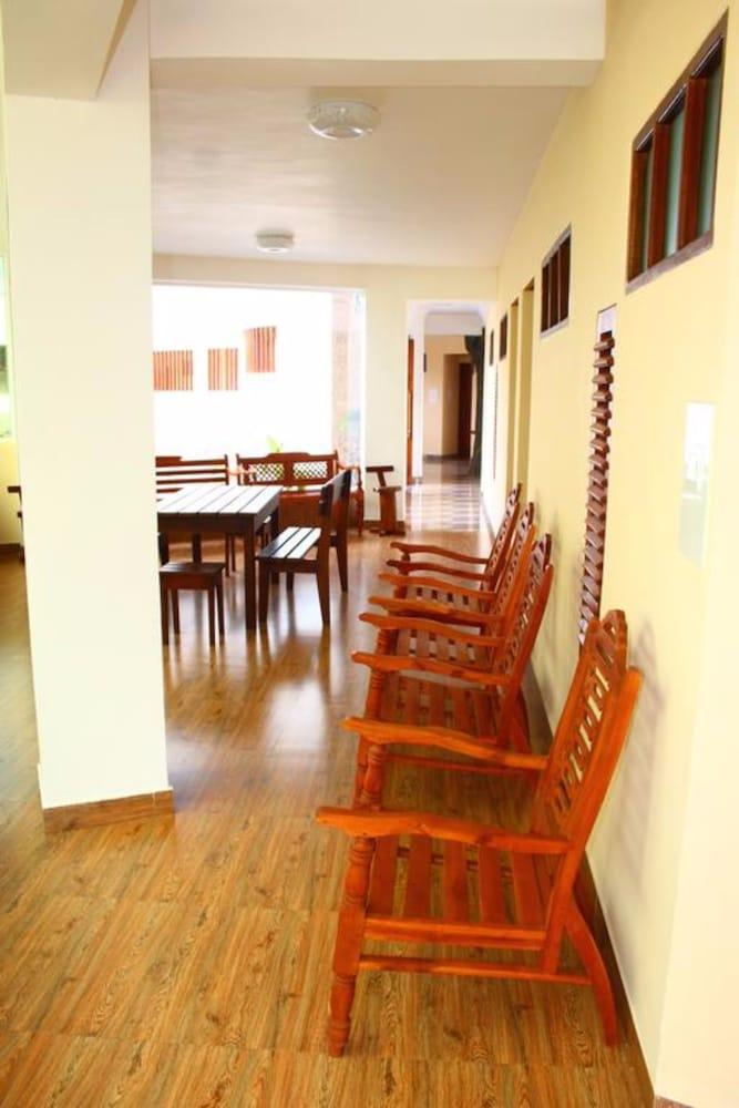 Sky View Grand Hotel Kandy Buitenkant foto