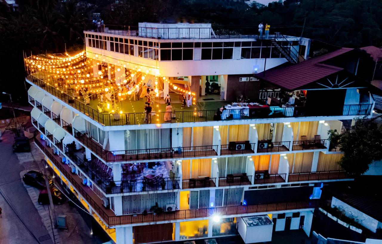 Sky View Grand Hotel Kandy Buitenkant foto