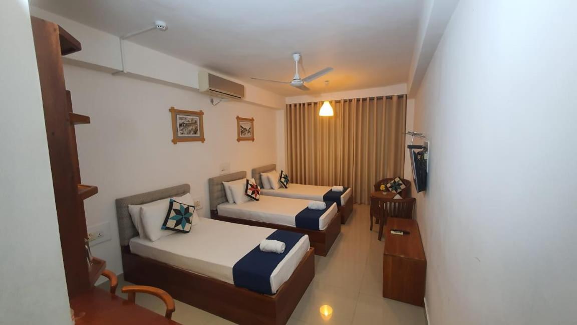 Sky View Grand Hotel Kandy Buitenkant foto
