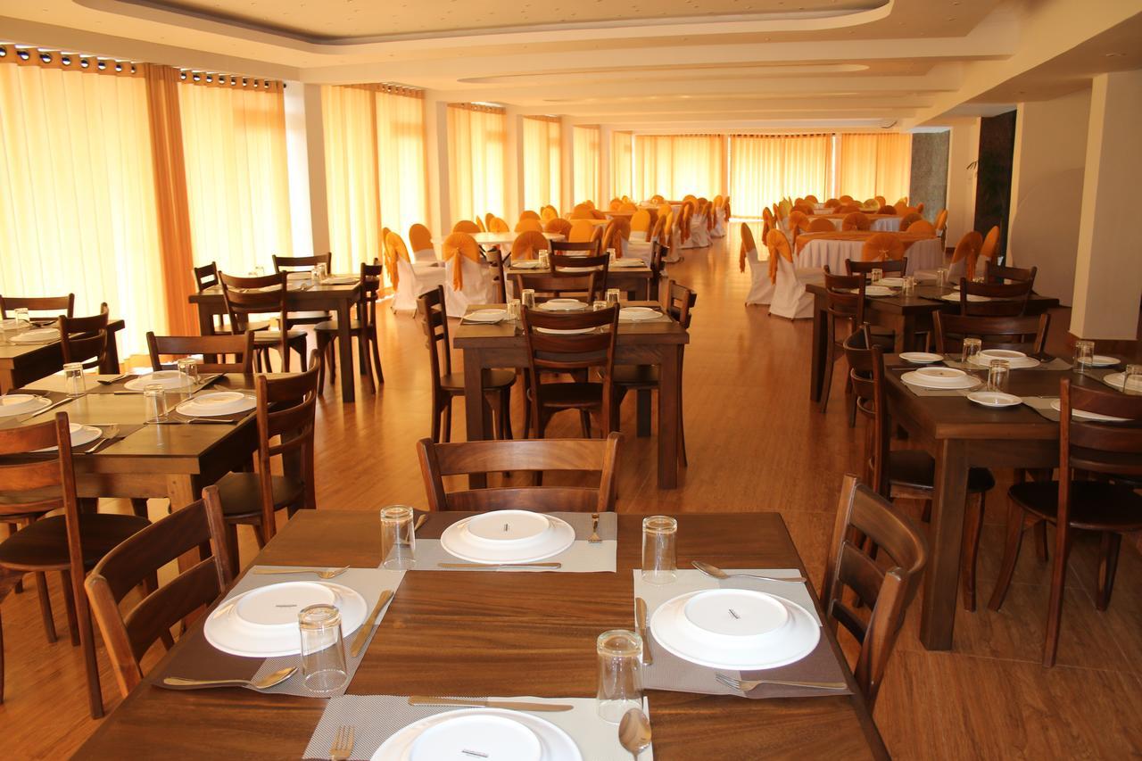 Sky View Grand Hotel Kandy Buitenkant foto