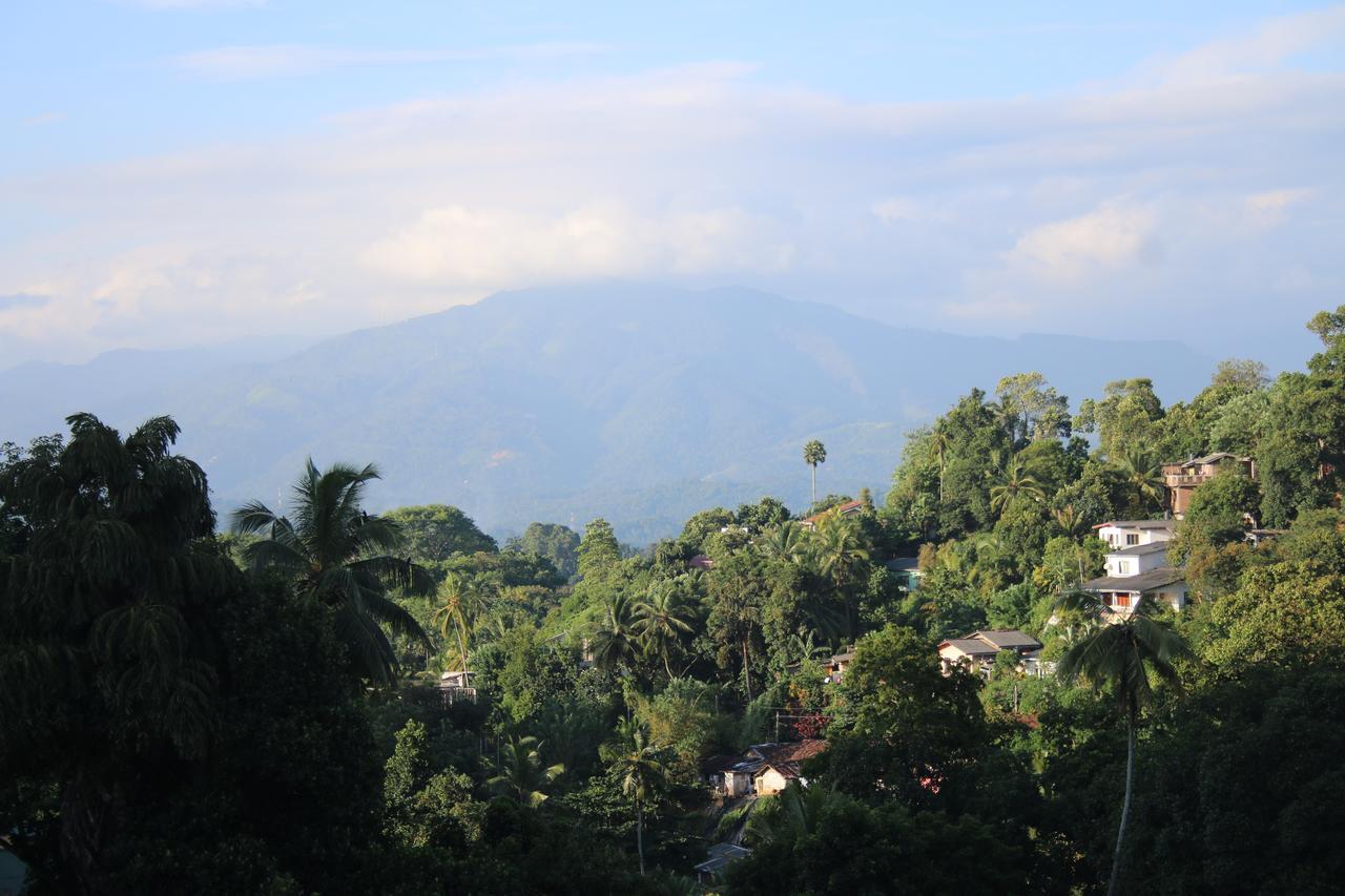 Sky View Grand Hotel Kandy Buitenkant foto